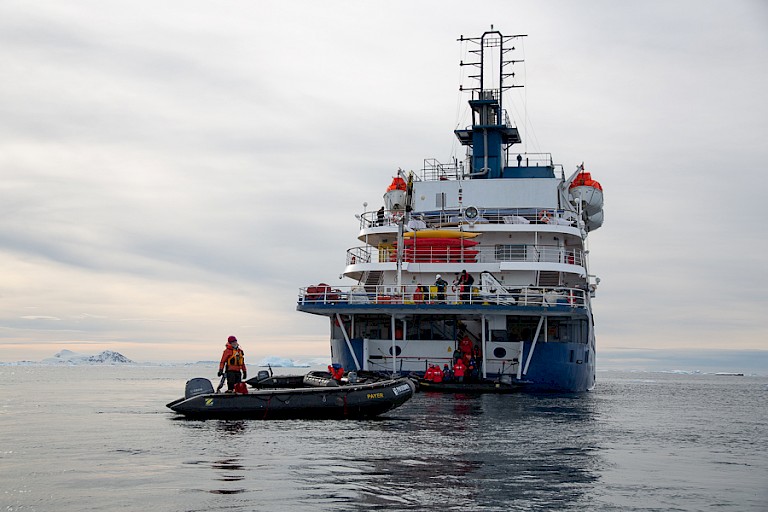 Het laaddok van de Sea Spirit.