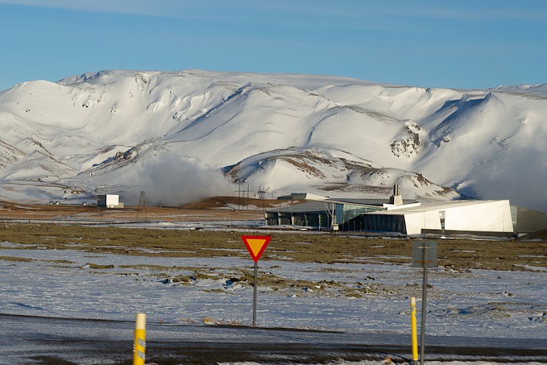 Hellisheiði geothermische energiecentrale met bezoekerscentrum.