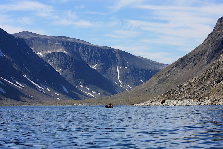 Zodiactocht in een van de fjorden van zuidelijk Baffin.
