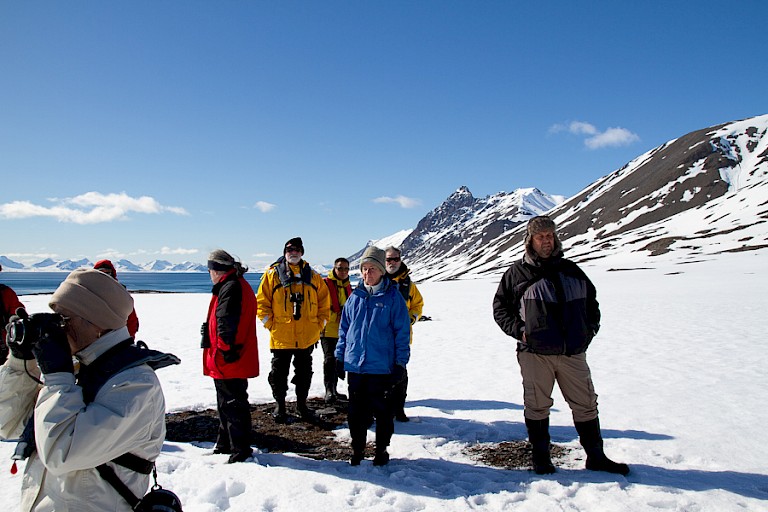 Sneeuw en zon, een mooie combinatie voor een sneeuwschoenwandeling.