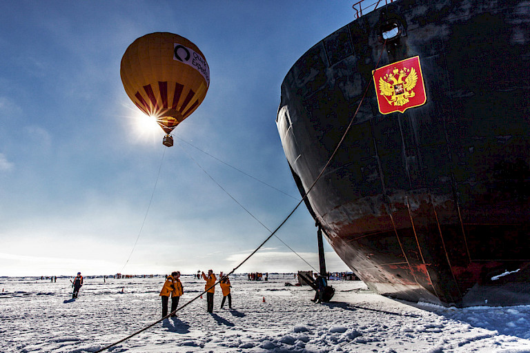 Luchtballonvaart bij de Noordpool. Foto: Sam Crimmin.
