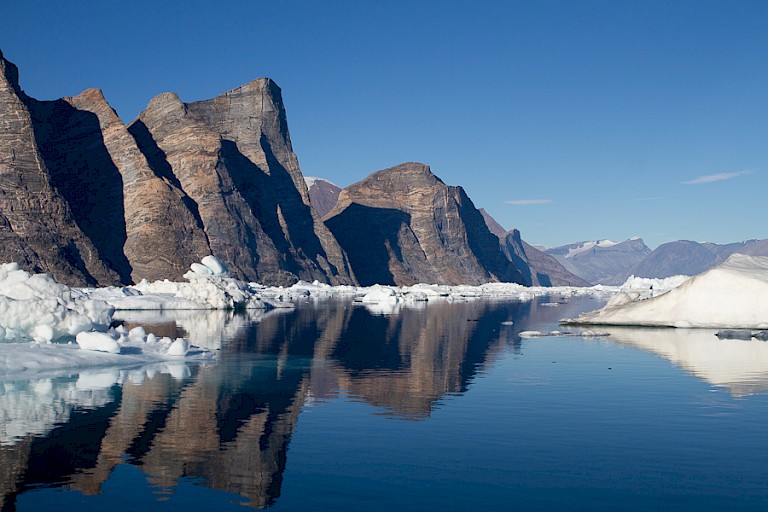 In iedere fjord ontvouwt zich een nieuwe verrassend landschap.