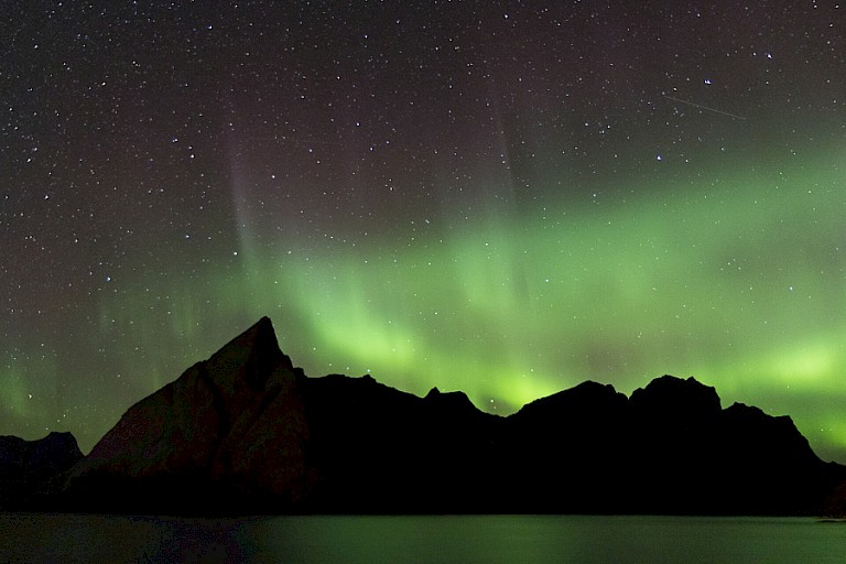 En dan verschijnt misschien noordeerlicht (Aurora borealis).