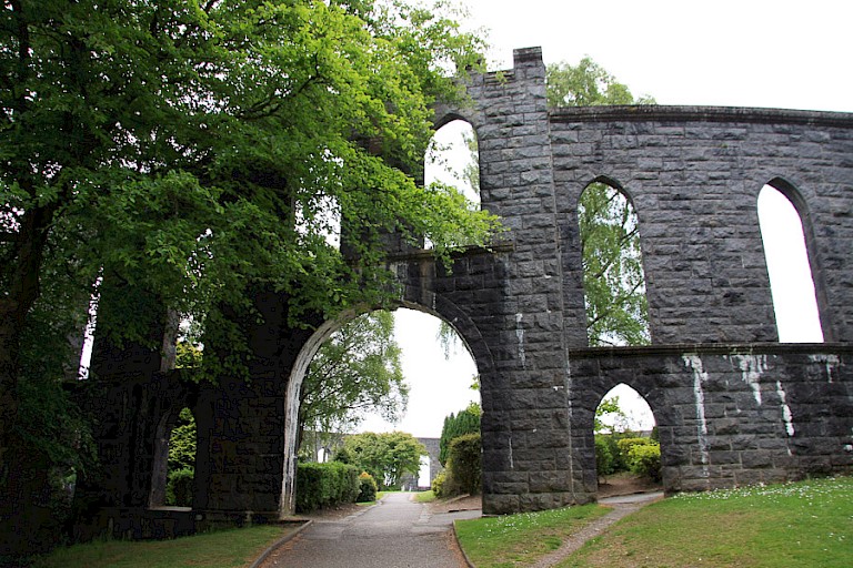 McCaig's Tower op Battery Hill, Oban.