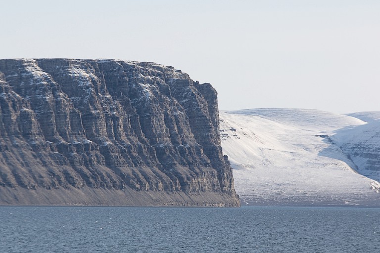 Landschap langs Bellot Strait.