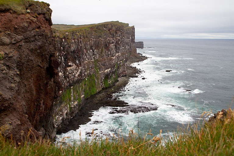 Ruige kliffenkust van de Vestfjorden