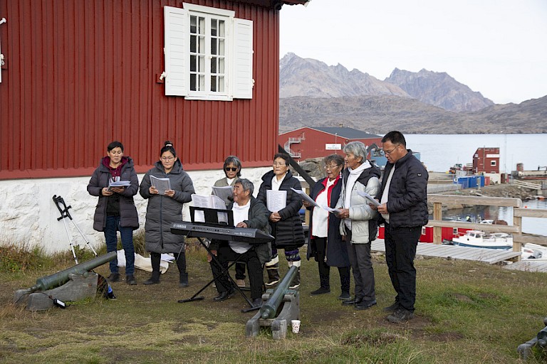 Uitvoering door koortje in Tasiilaq