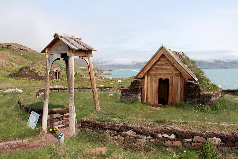 Qassiarsuk, replica van Þjóðhildr's kerkje (vrouw van Erik de Rode).