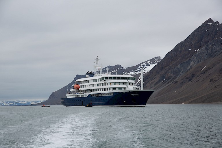 De Hondius in de St. John's Fjord.
