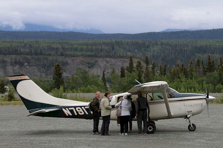Vliegtuigje vanuit Chitina naar McCarthy.