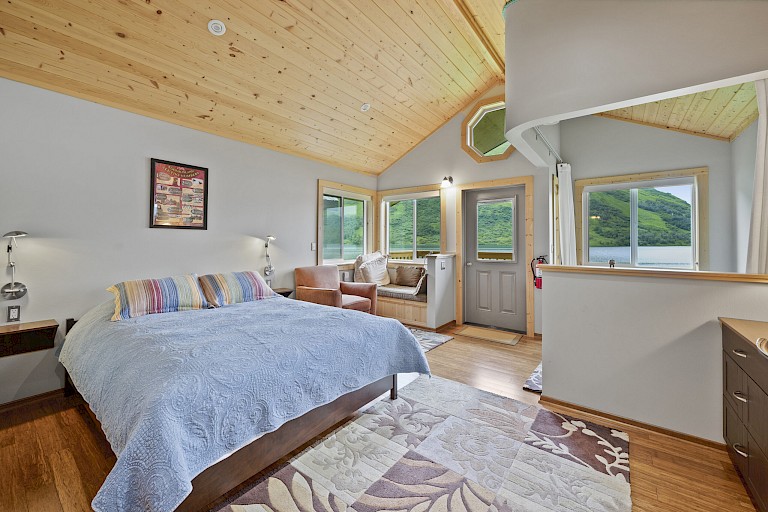 Interieur van de huisjes in het Kodiak Brown Bear Center