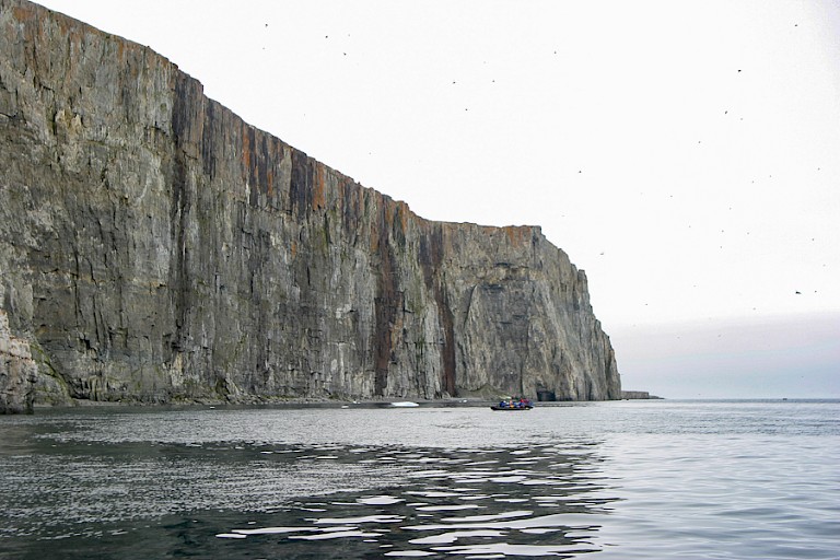 De steile kliffen van Coburg.
