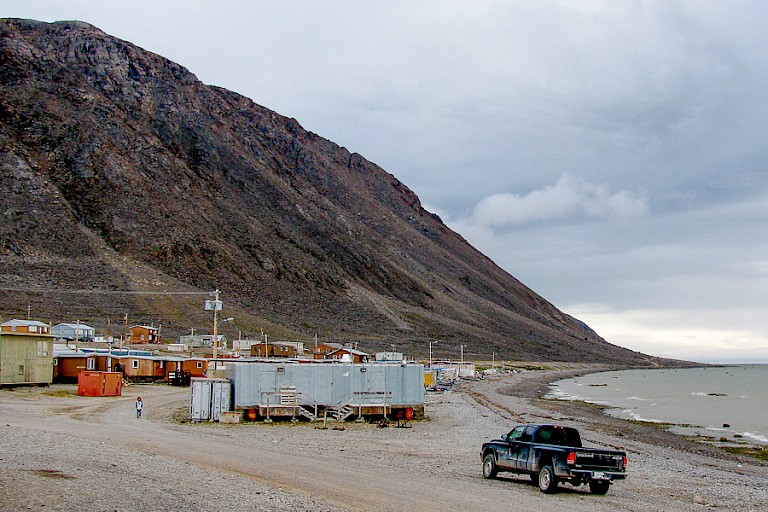 Grise Fjord, een kleine nederzetting in het uiterste noordoosten van Nunavut. Foto: Floortje Dessing.
