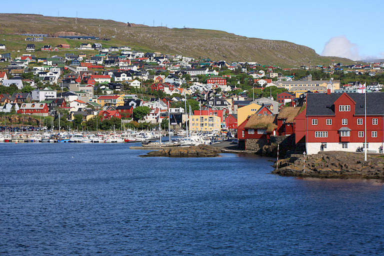 Aanblik van Tórshavn.