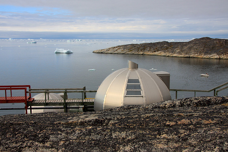 Een van de zomer iglo's bij Hotel Arctic in Ilulissat.