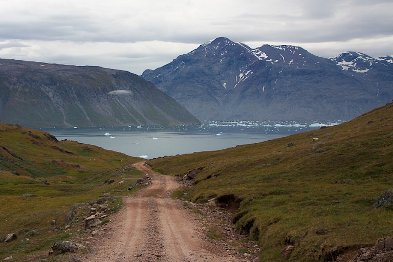 Landweggetje. Onderweg komt u misschien een enkel mens of schaap tegen.