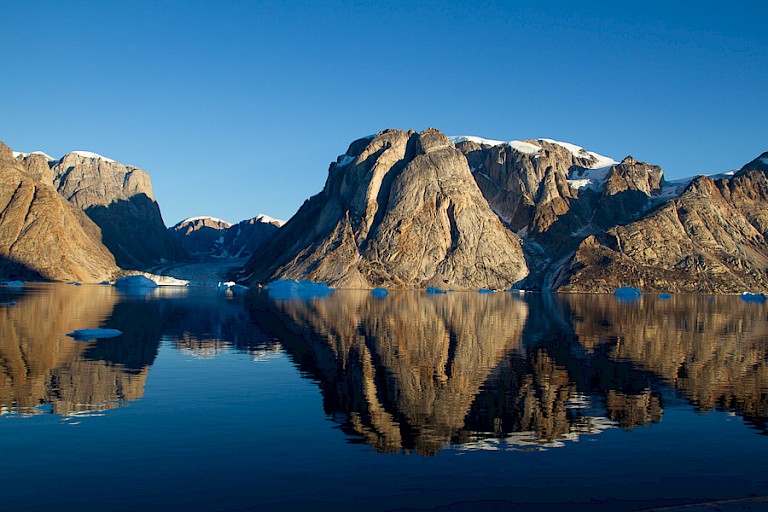 Landschap op weg naar de Nordvest Fjord.