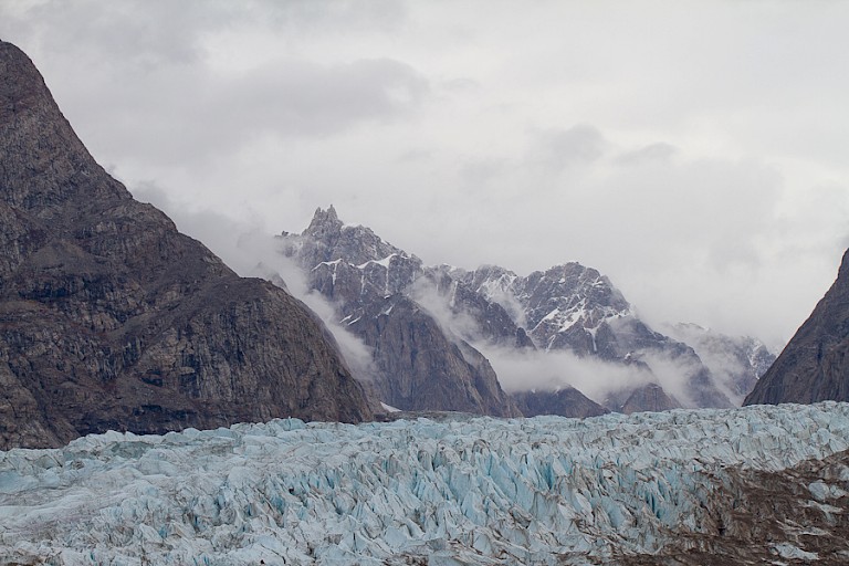 Gletsjer in de Alpenfjord, Oost-Groenland.