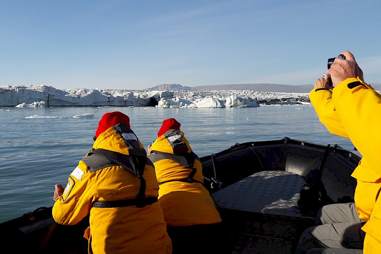 Zodiaccruise langs de Waltershausen gletsjer, Kejser Franz Josef Fjord.