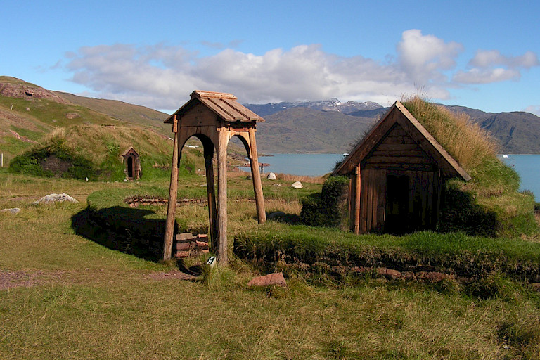 Qassiarsuk, replica kerkje uit de tijd van de bewoning door de Noormannen (Vikingen).
