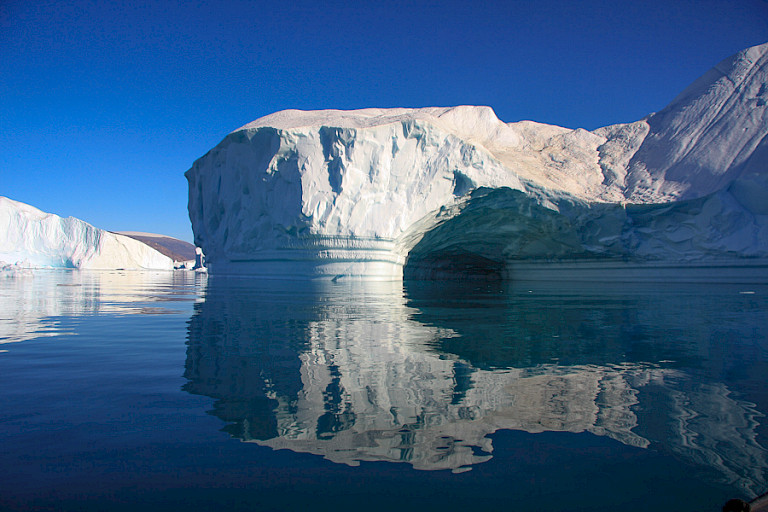 IJsbergen met gaten komen veel voor.
