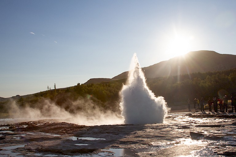 De geiser Strokkur in actie.