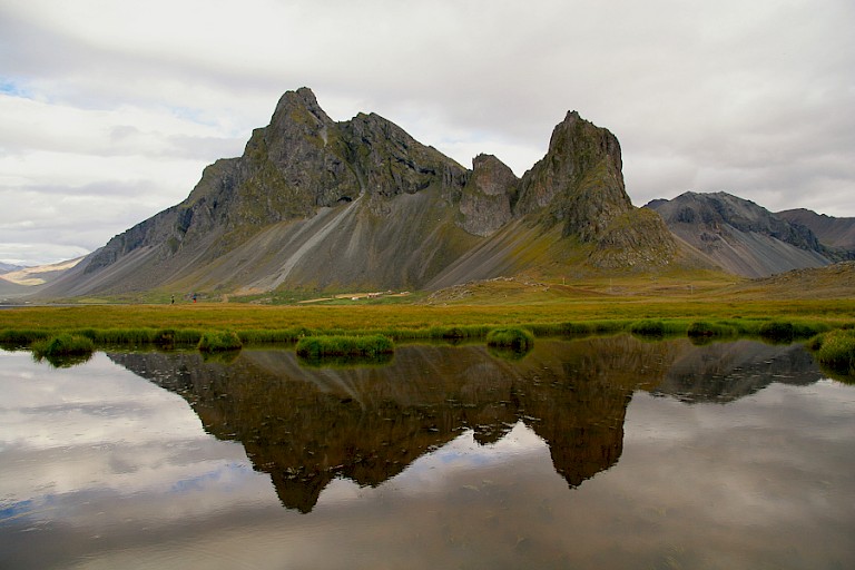Weerspiegeling in Stafafell. Foto: Eugene Bakker.