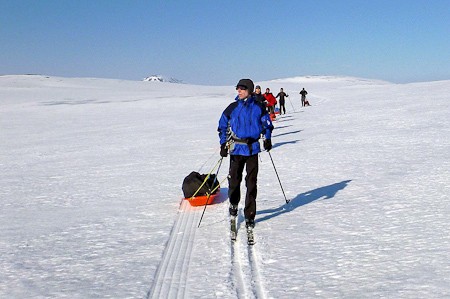 Bijna bij het eindpunt van de dag. Skitrekking over de Sprengisandur. Foto: IMG.