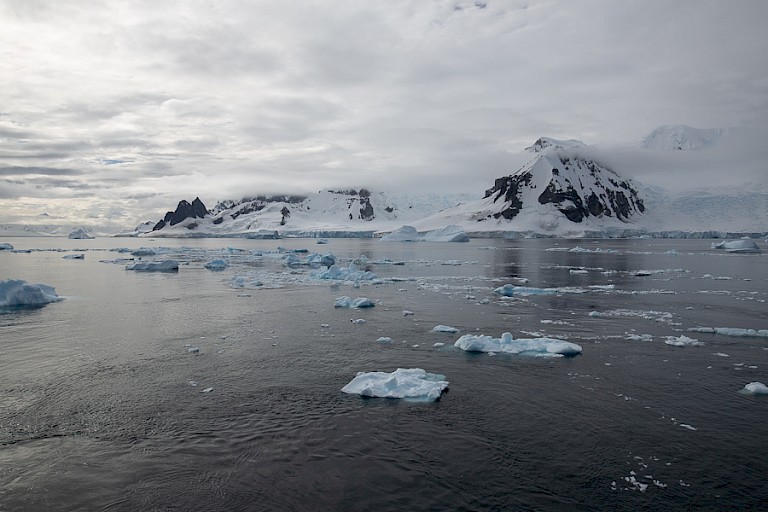 Varen door Straat Gerlache.