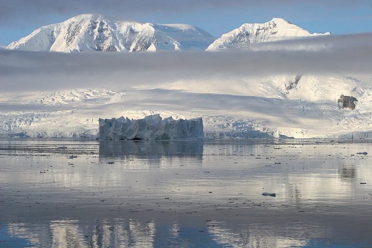 Verstild landschap Antarctisch Schiereiland.
