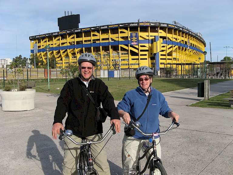 De stad verkennen op de fiets.