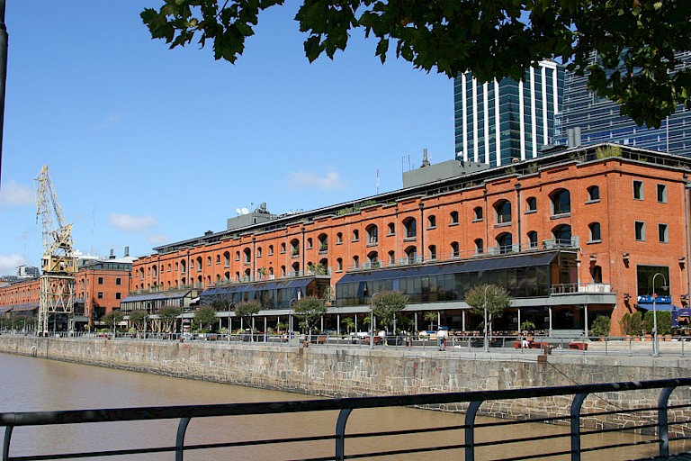 De nieuwere stadswijk Puerto Madero.