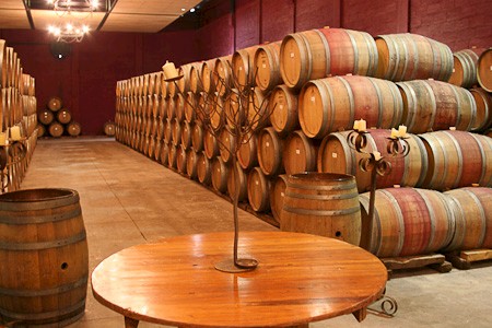 Kijkje in de wijnkelder. Santiago de Chile.